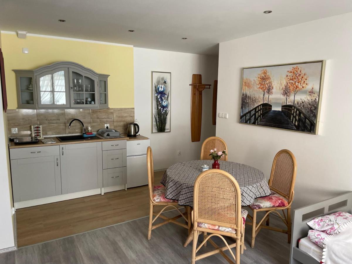 Cichy Zaulek 5 I 6 Apartment Бродница Екстериор снимка
